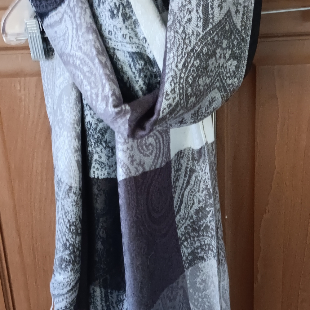 Elegant Himalaya 100% Cashmere Gray Black White Geometric Paisley Pashmina